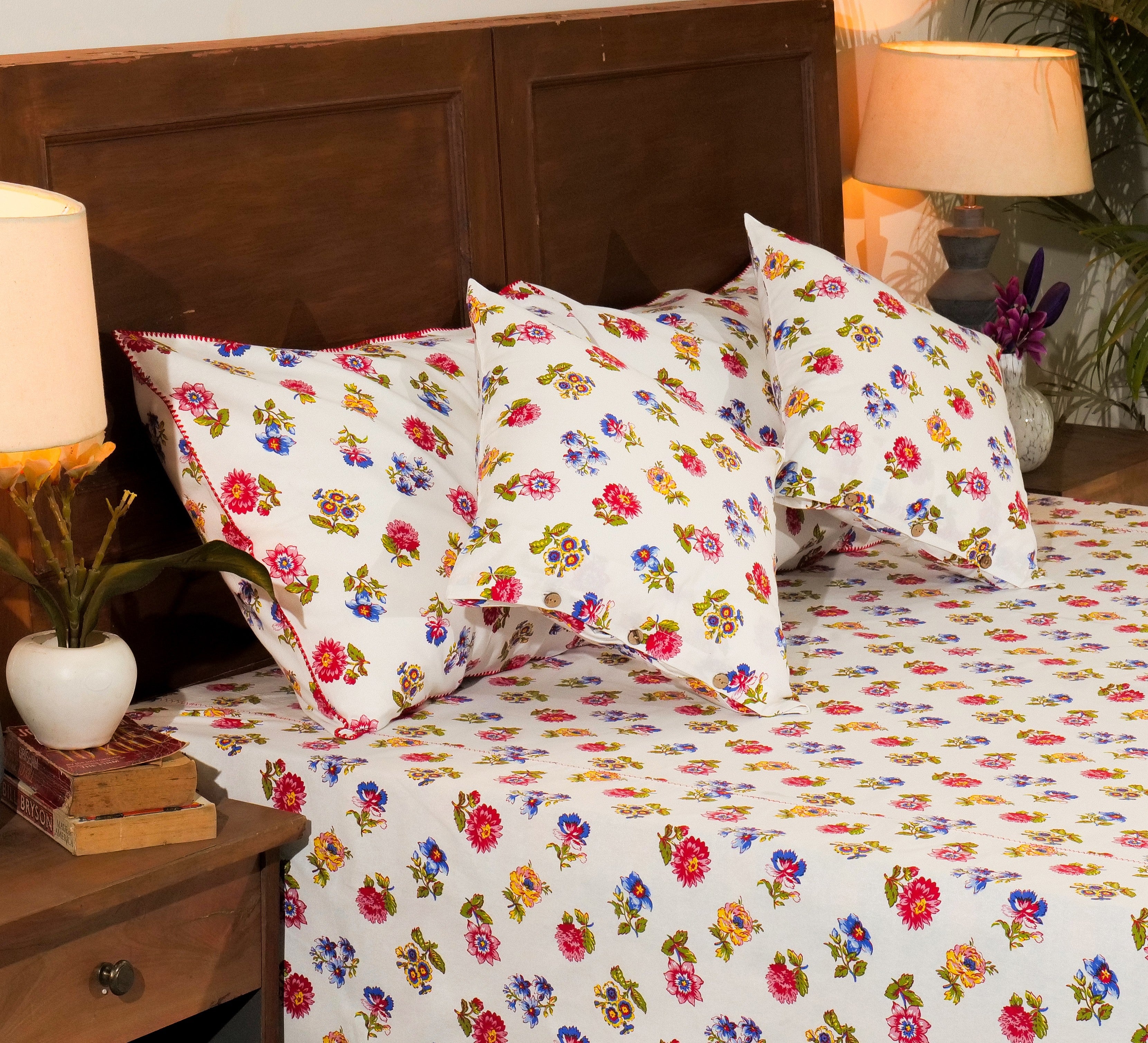 Flower Toss Bed Cover – Multi