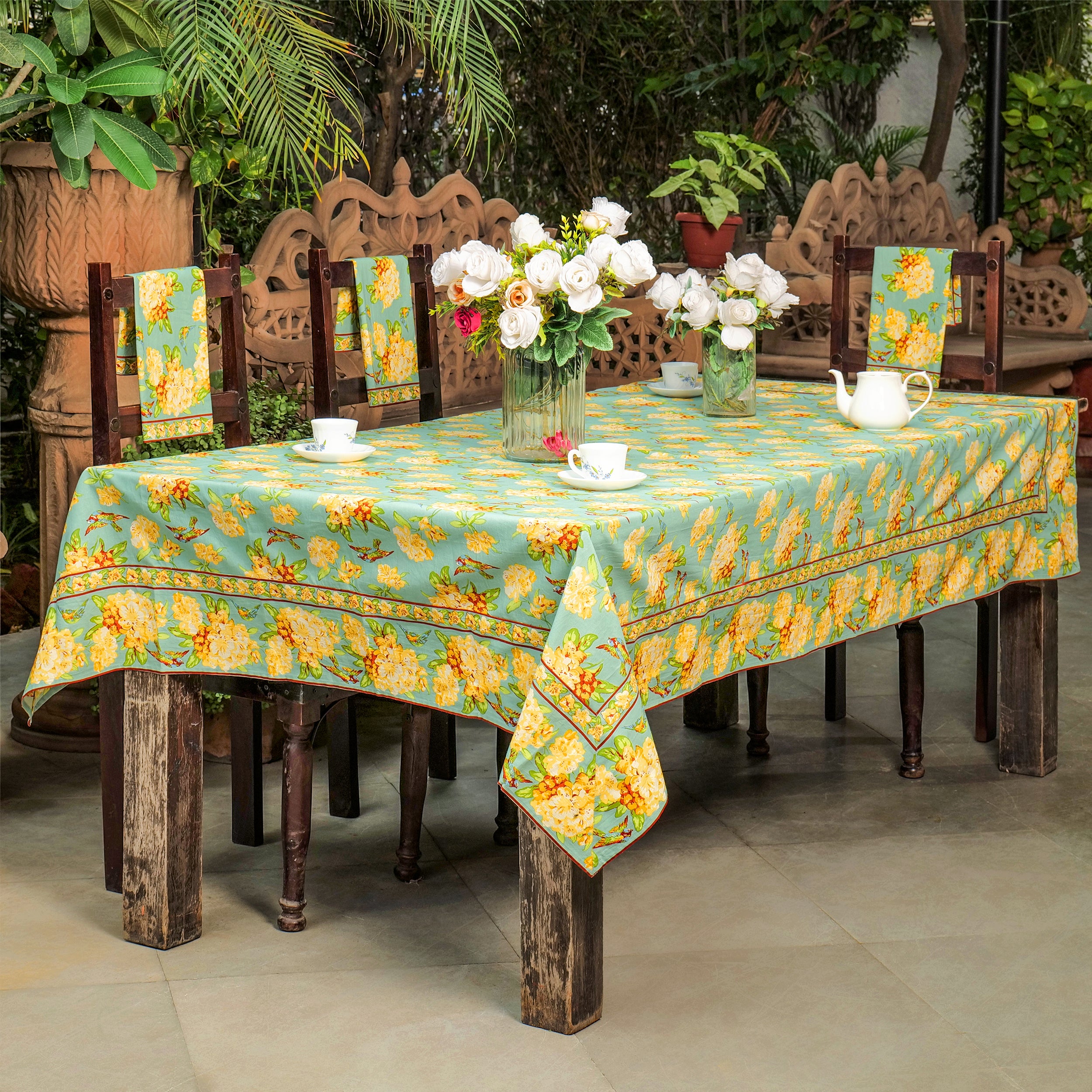 Valley of flowers Tablecloth - Mist