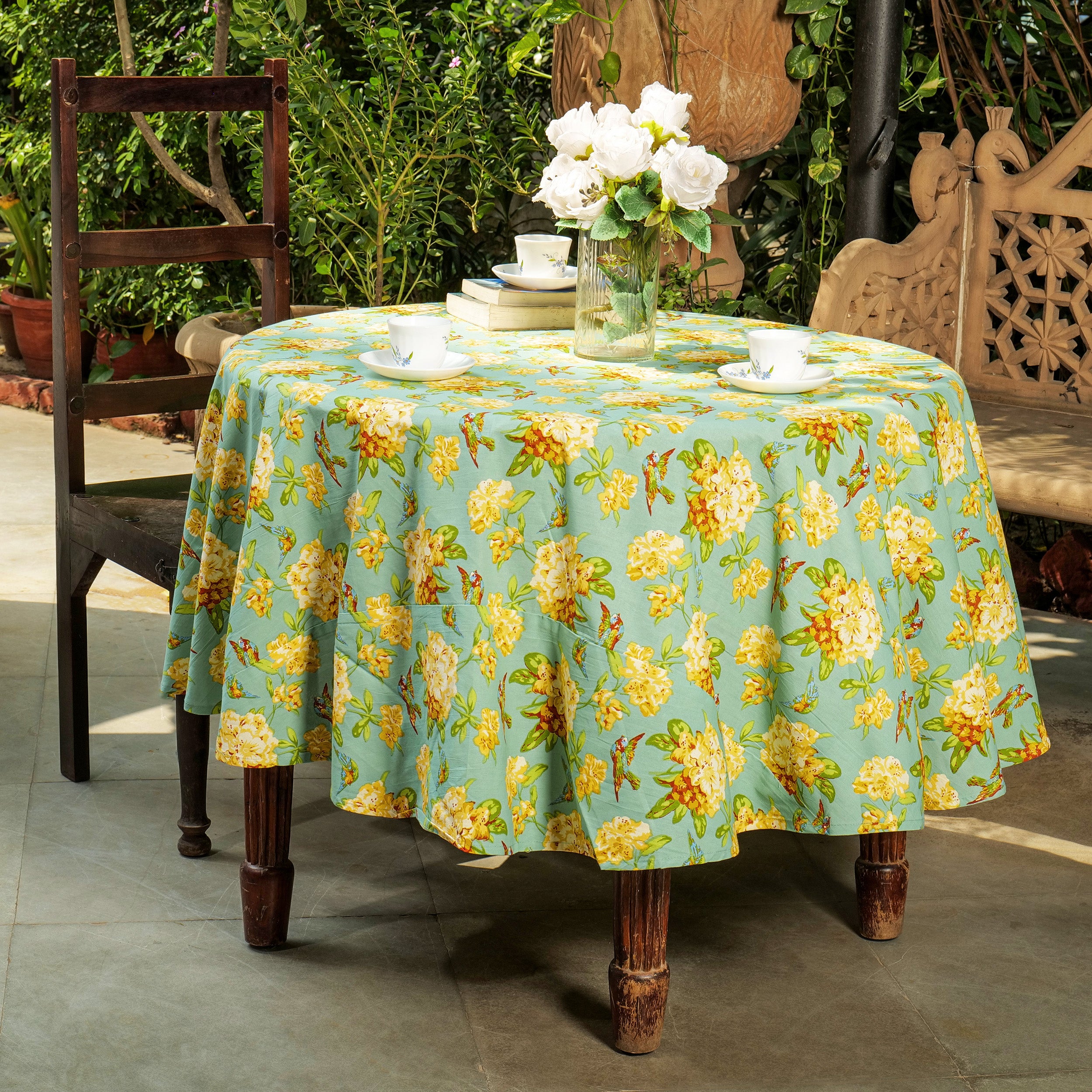 Valley of flowers Tablecloth - Mist