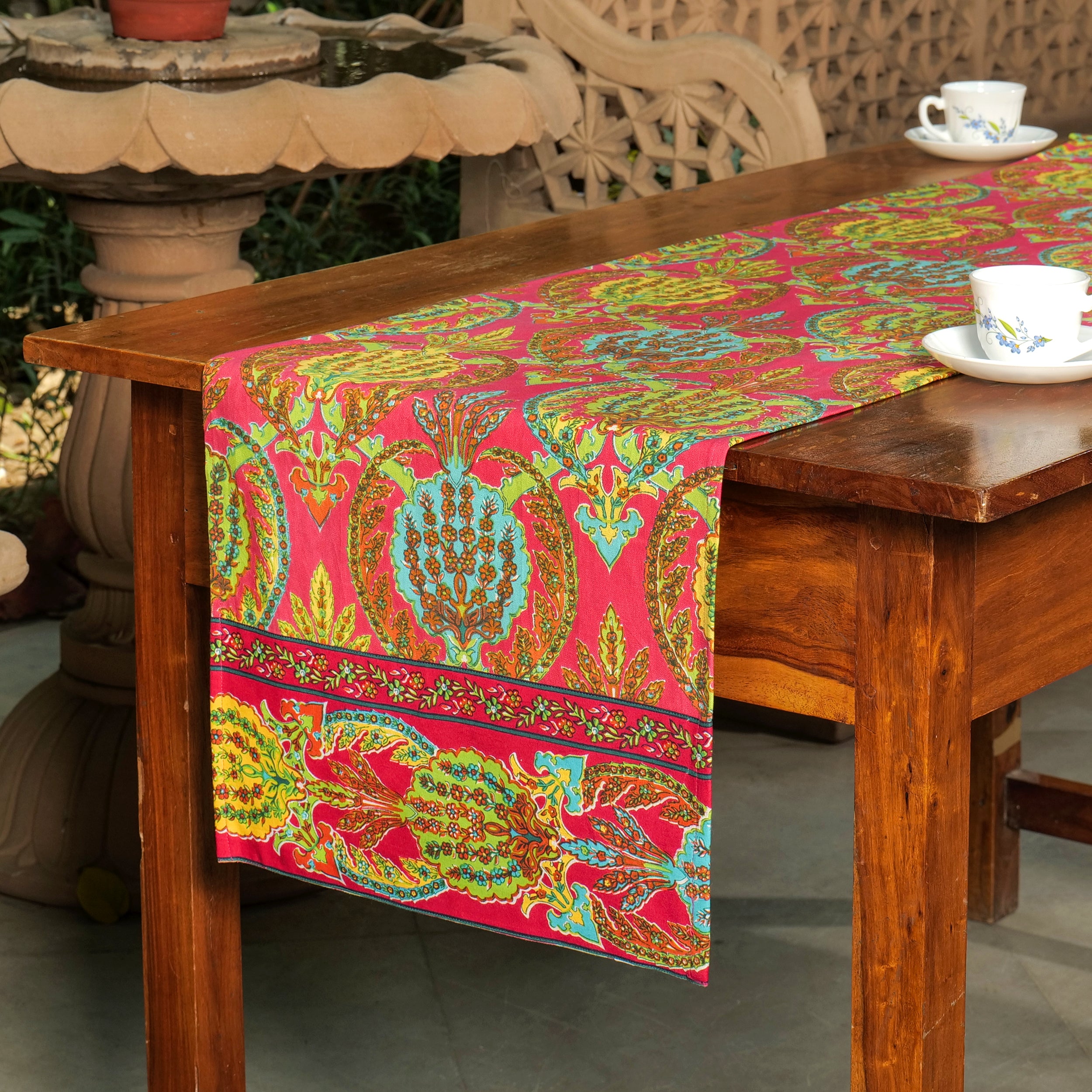 Hello Pineapple Runner Fuschia