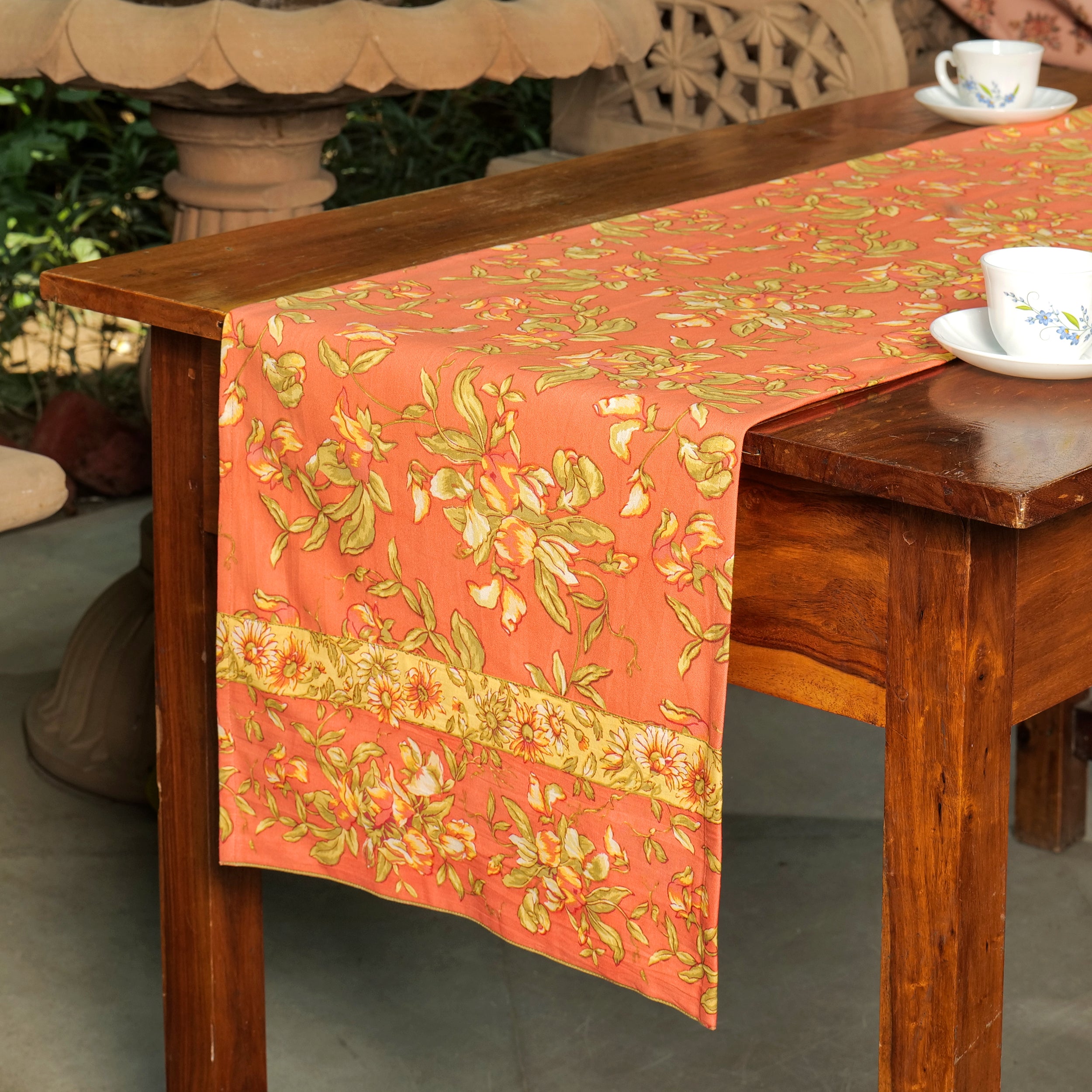 Sweet Pea Runner – Coral
