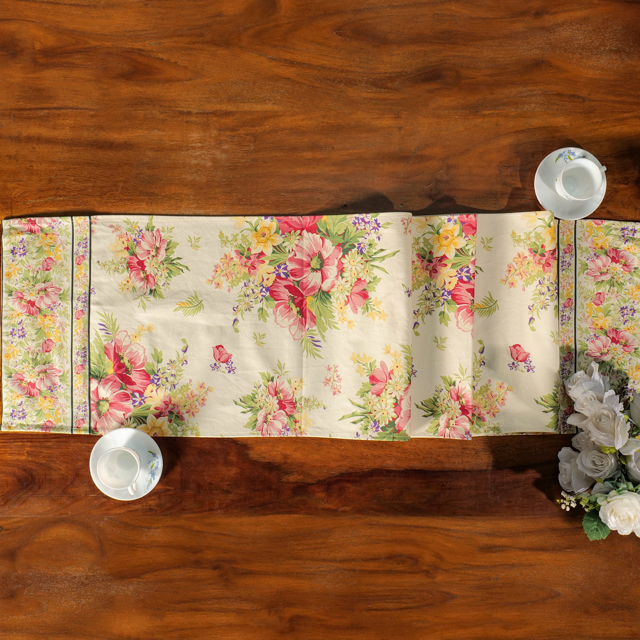 Charming Runner Ivory