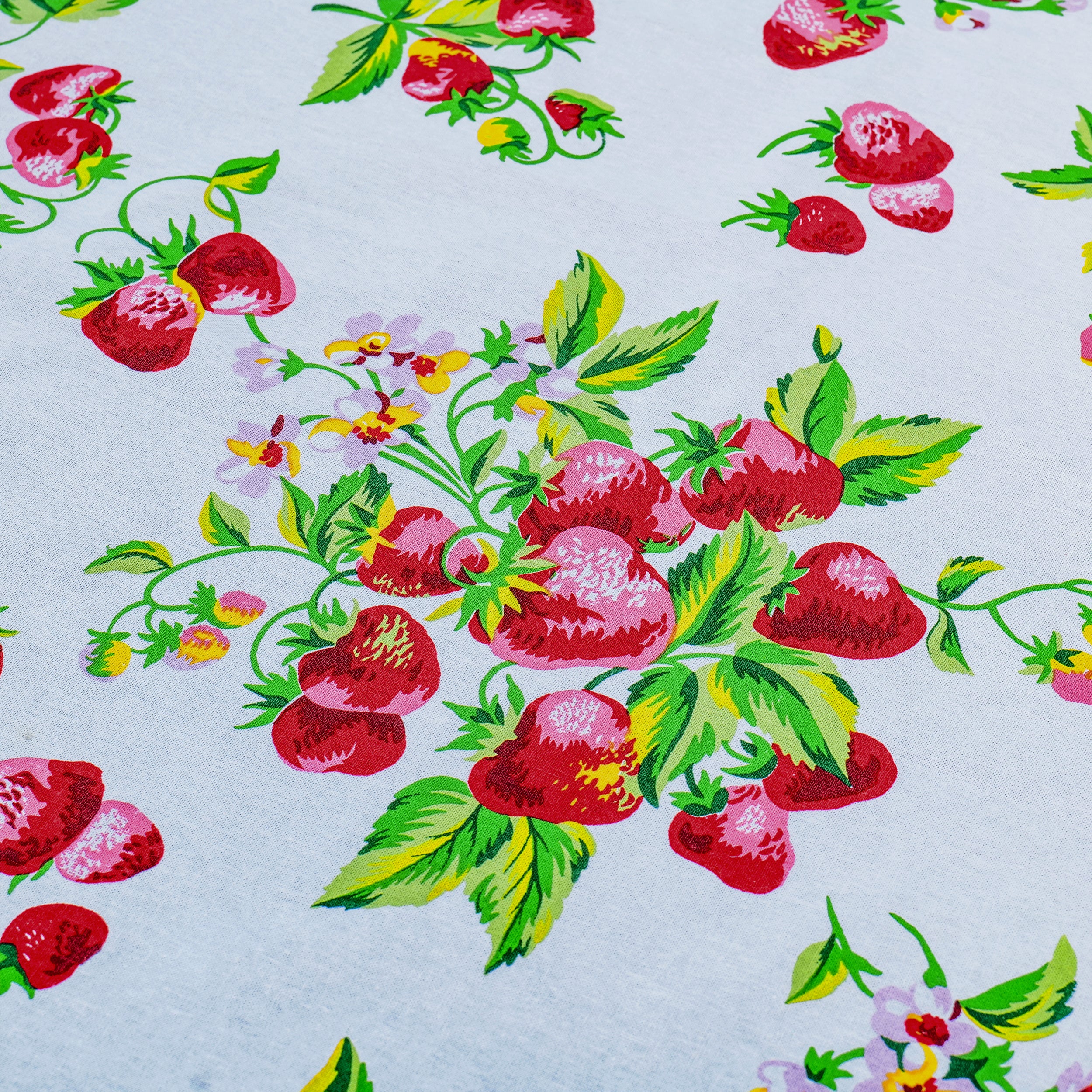 Strawberry Basket Tablecloth - Ecru