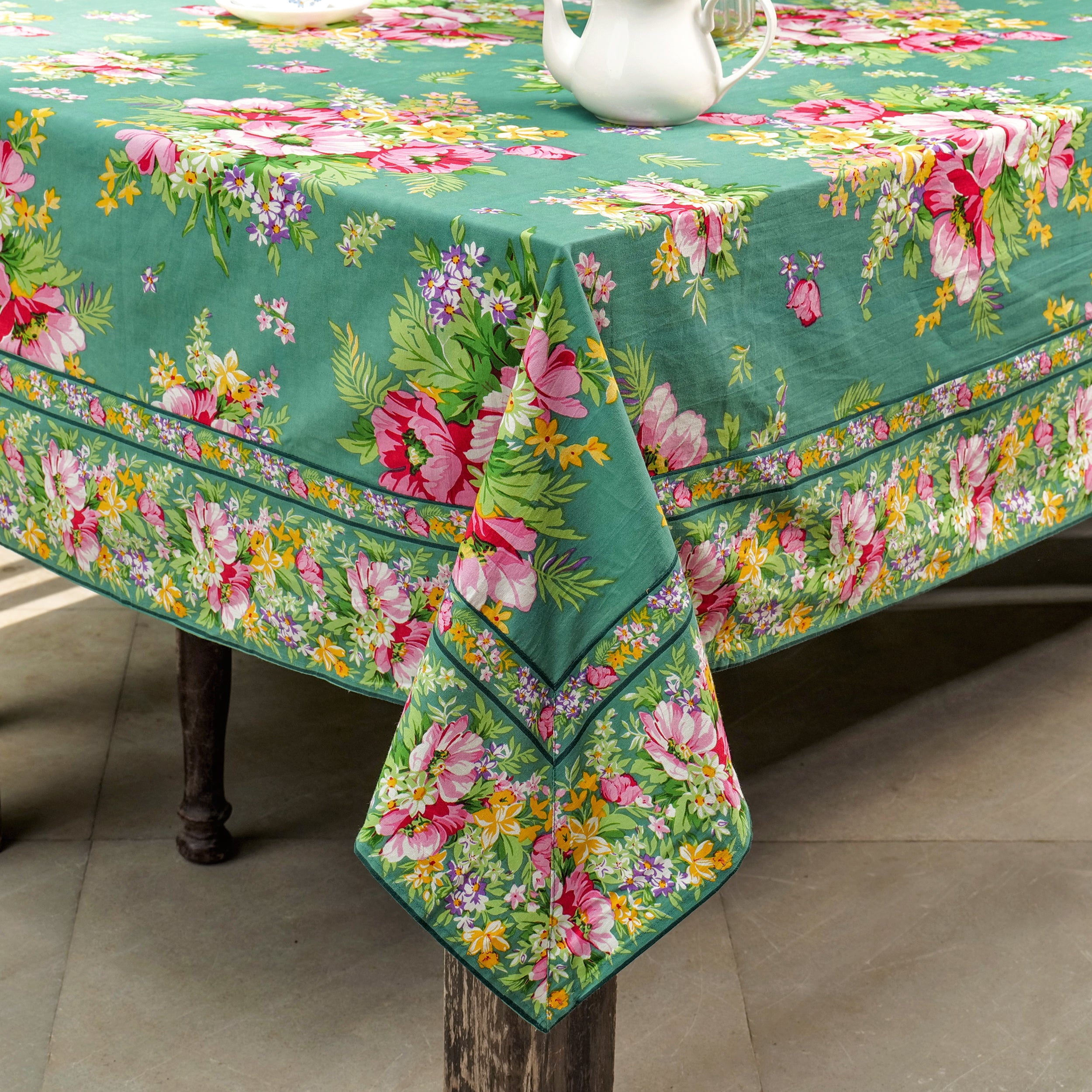 Charming Tablecloth - Green