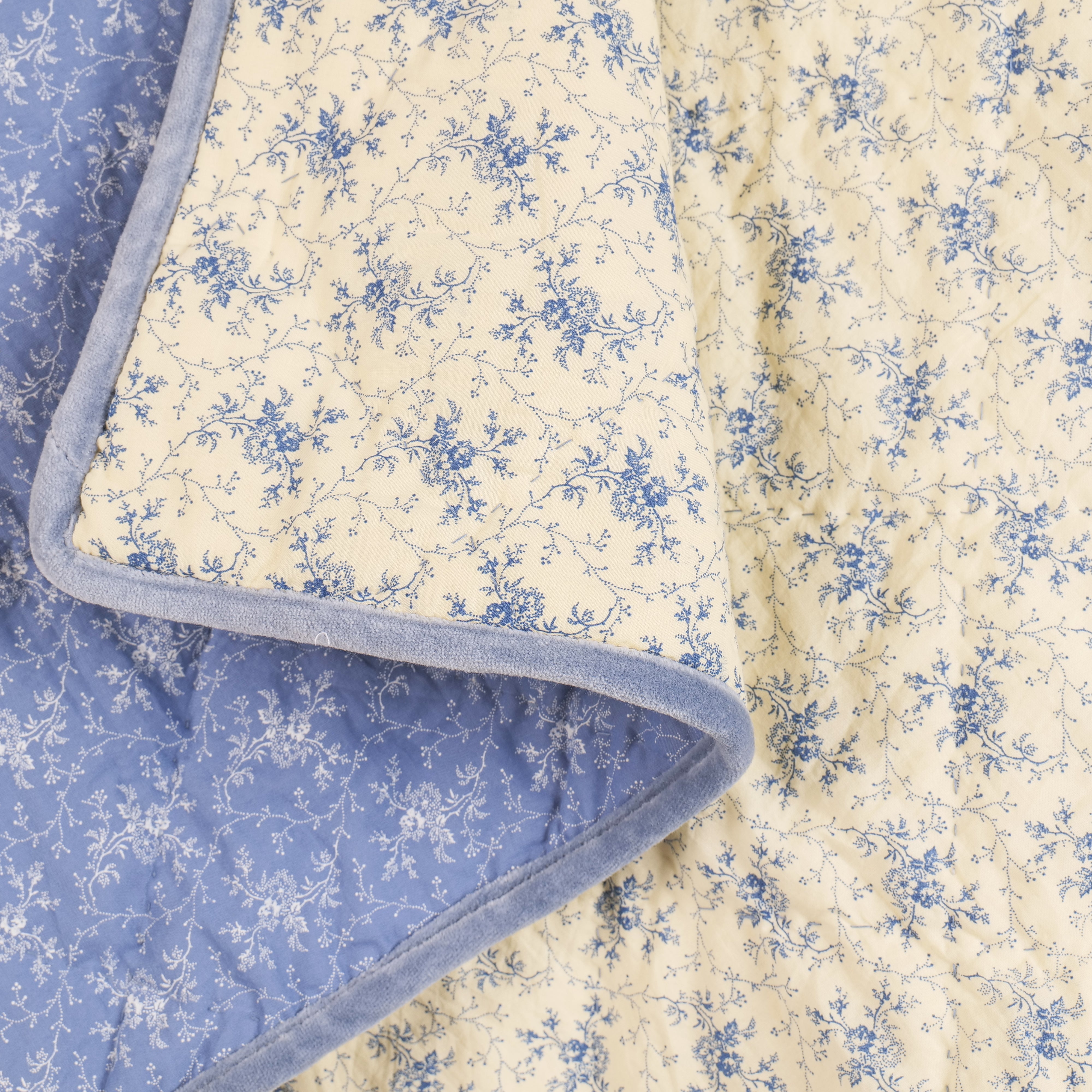Yesterday Baby Quilt – Ecru