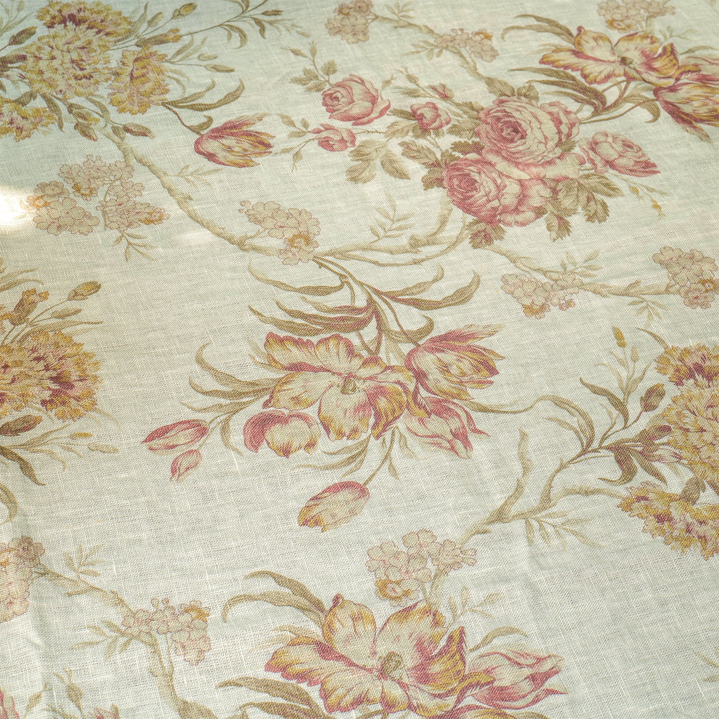 Chelsea Tablecloth - Ecru