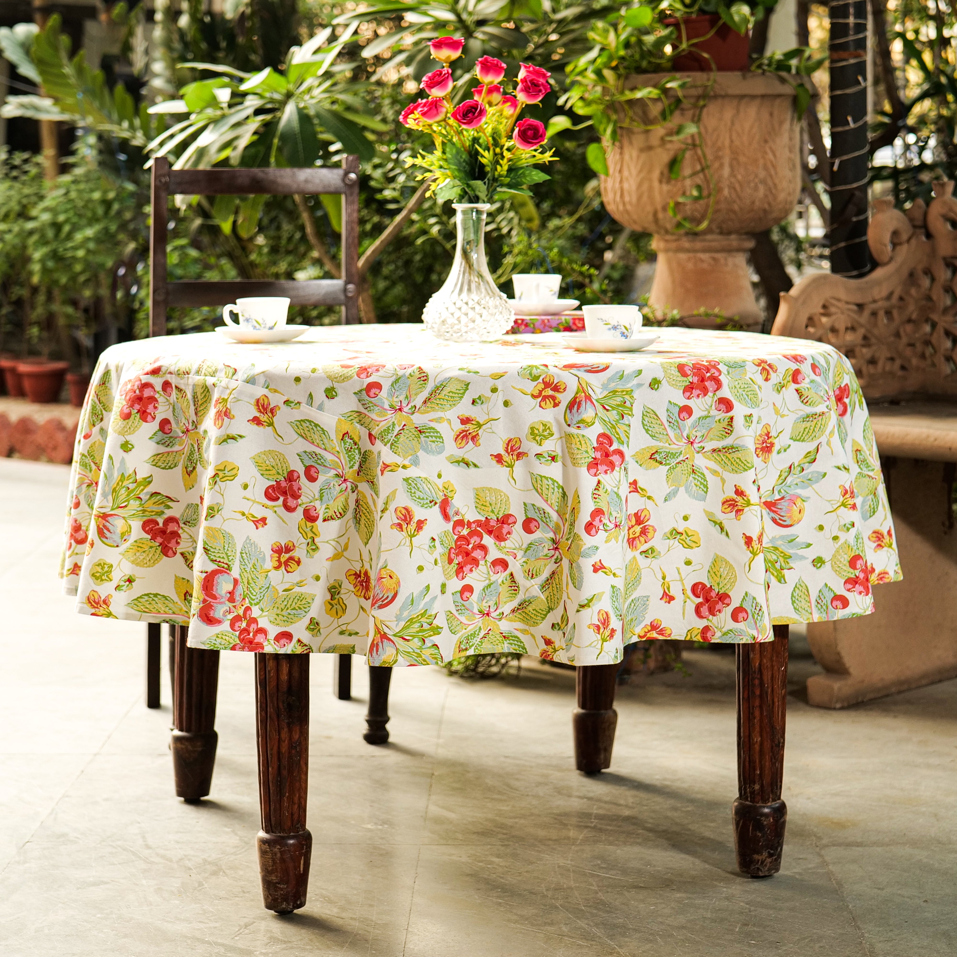 In the garden Tablecloth - Ecru