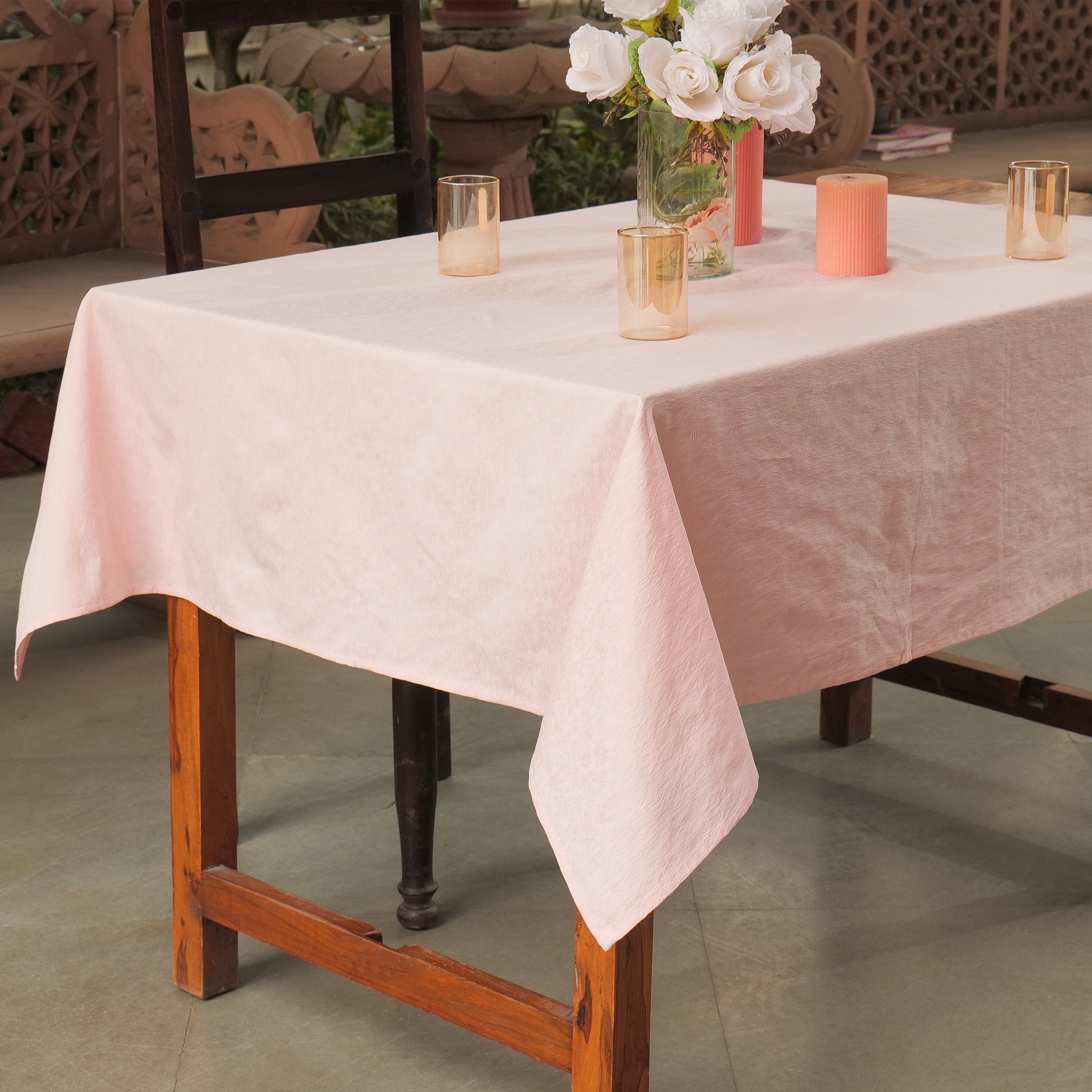 Lark Jacquard Tablecloth – Pink