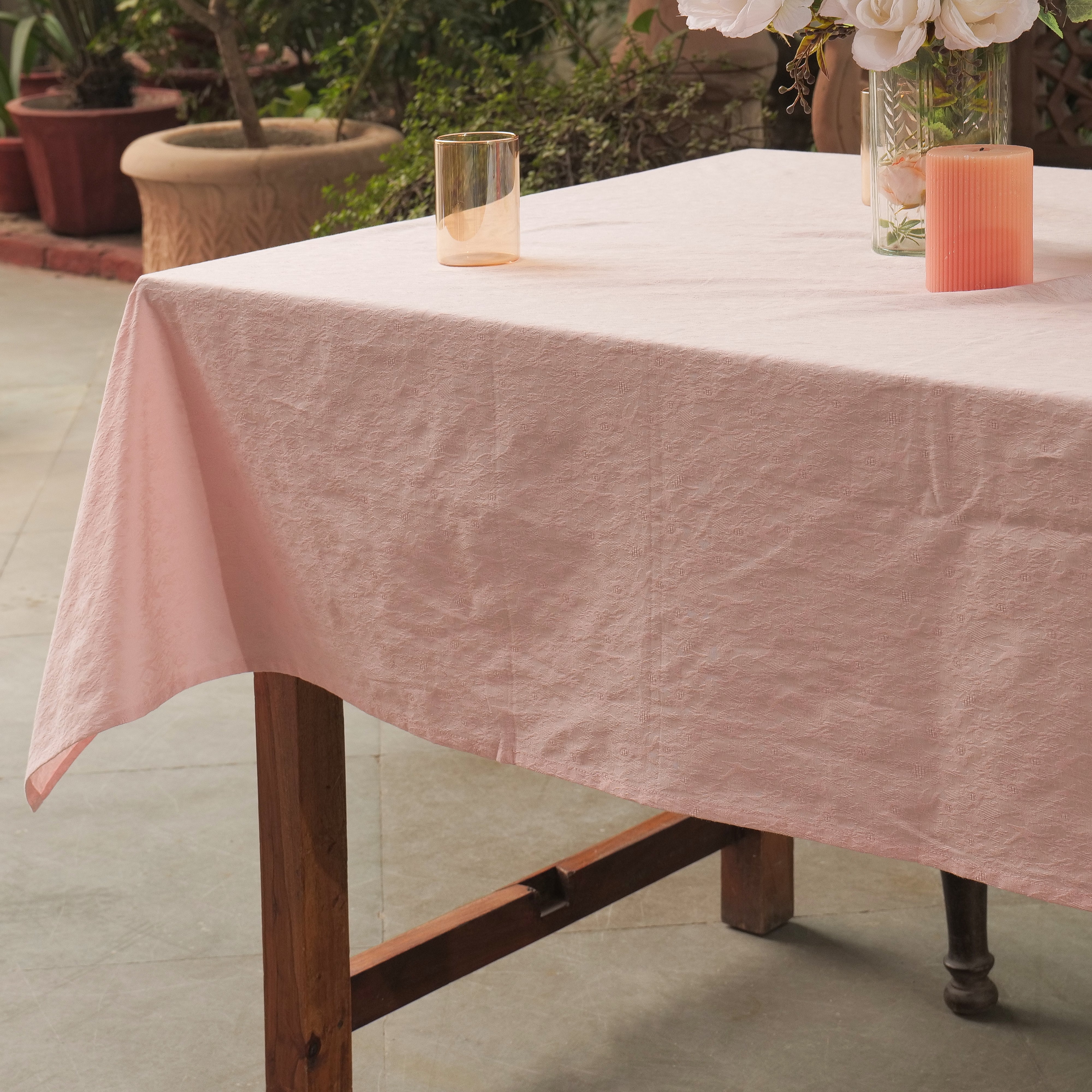 Lark Jacquard Tablecloth – Pink