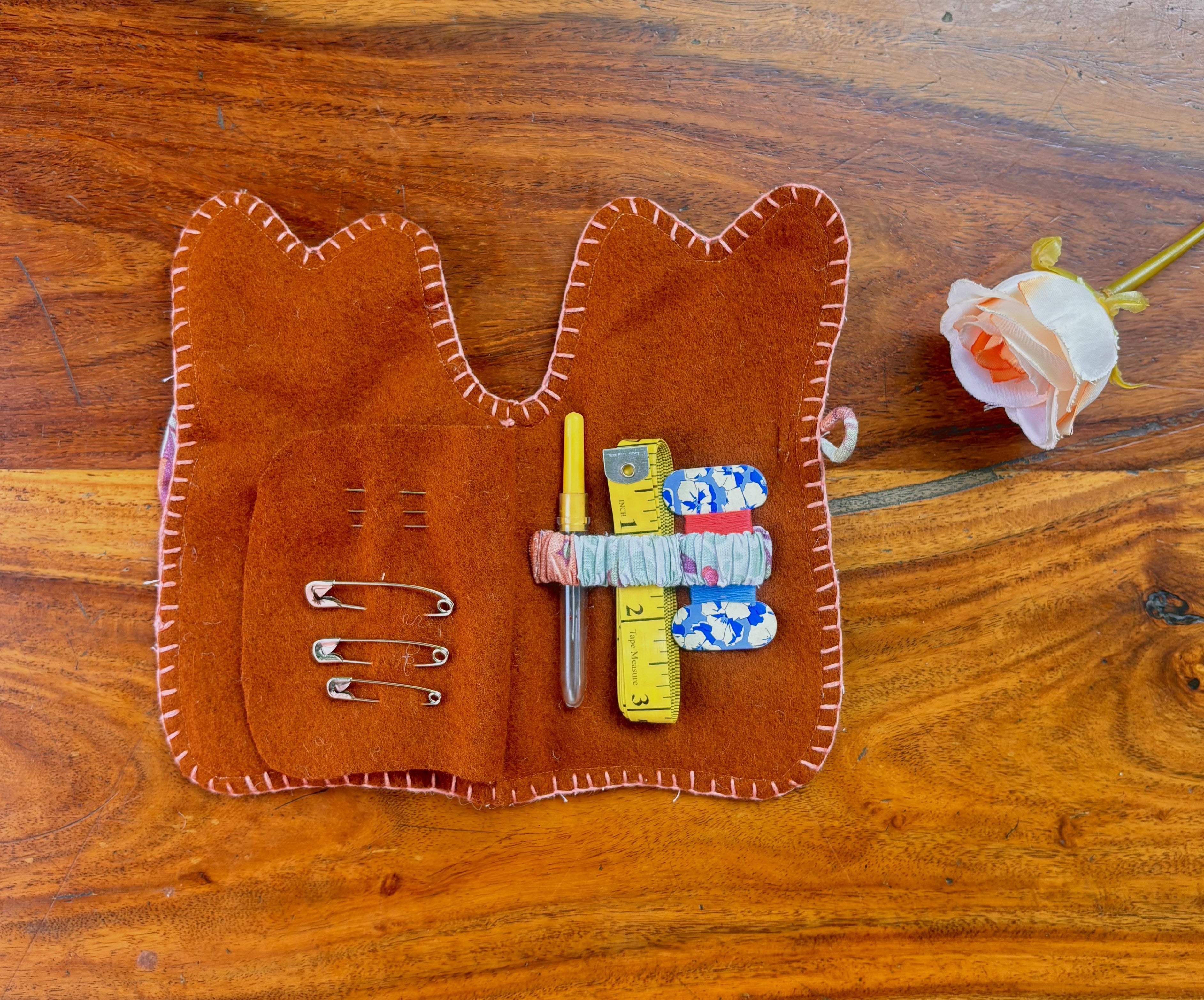 Orange Blossom Sewing Kitty – Green