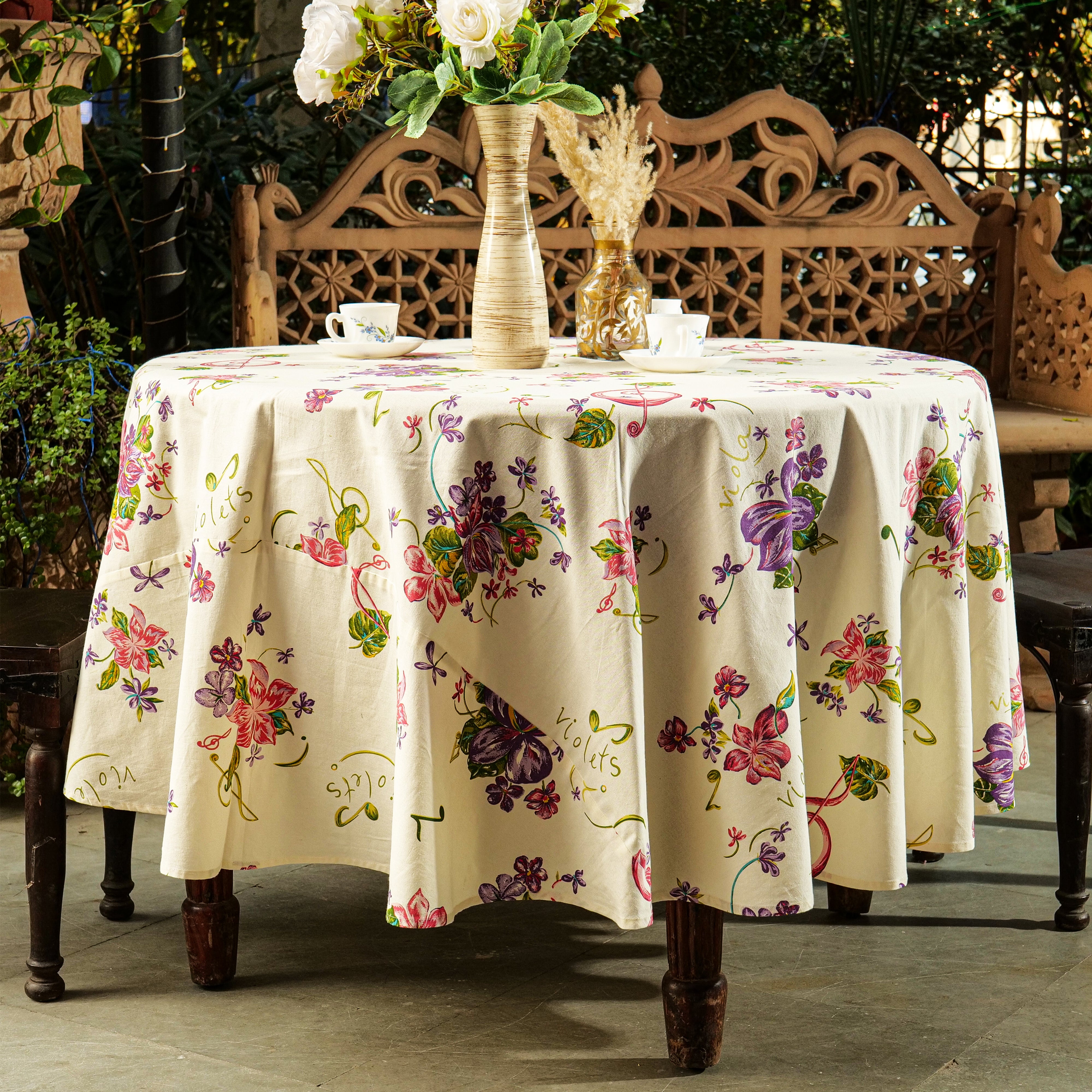 Violet Tablecloth – Ecru