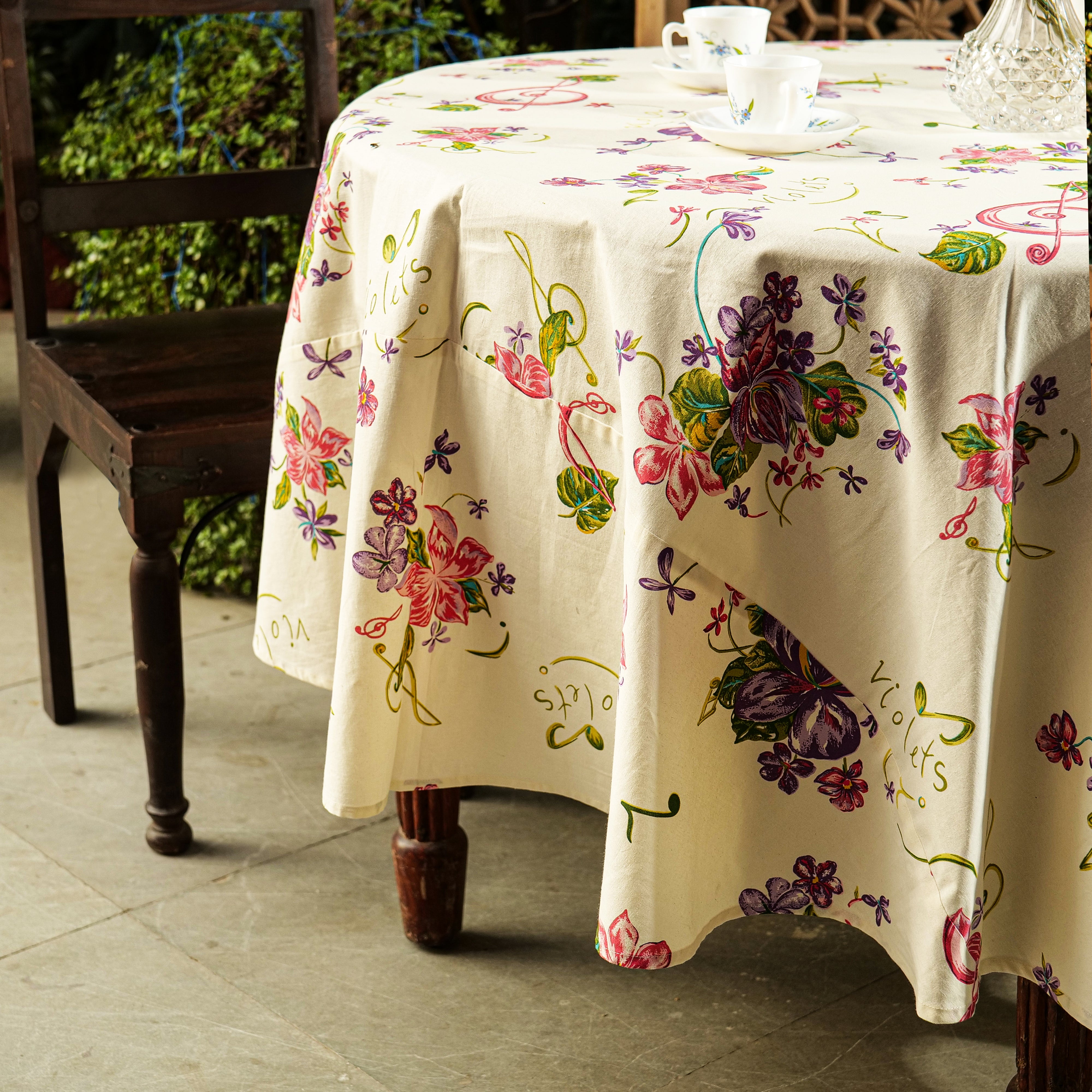 Violet Tablecloth – Ecru