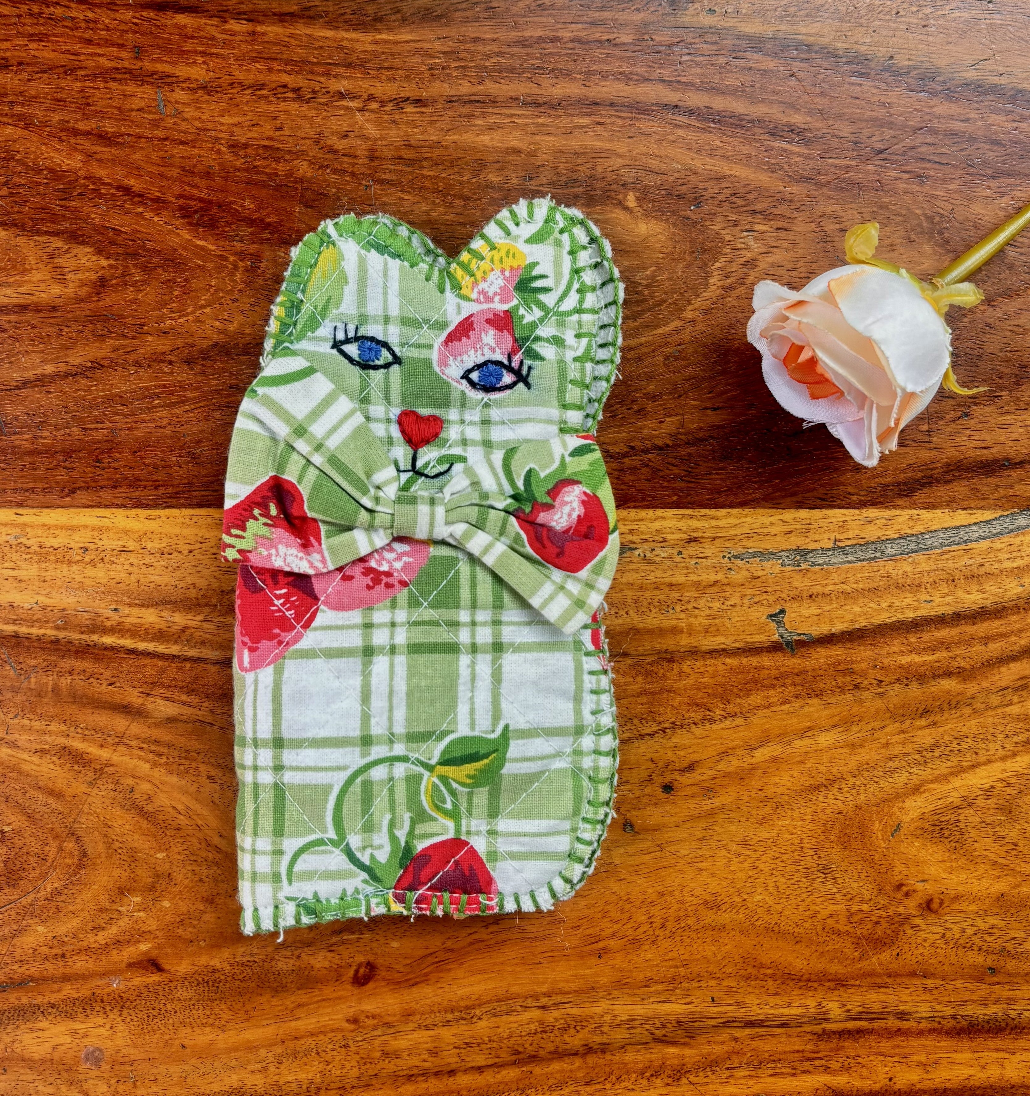 Strawberry Check Sewing Kitty - Green